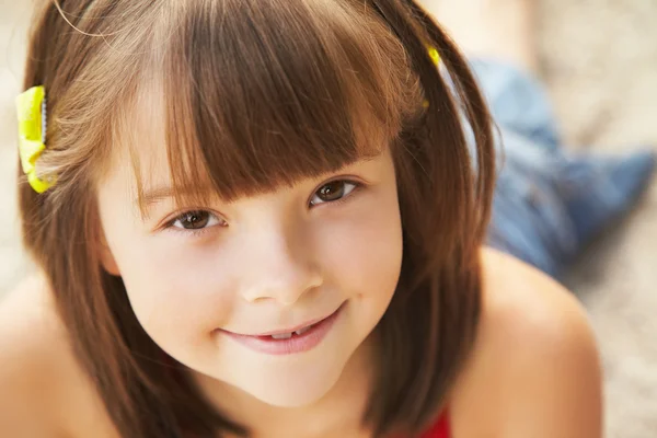 Retrato de menina alegre — Fotografia de Stock