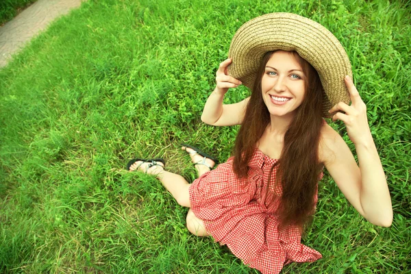 Krásná žena s kloboukem — Stock fotografie