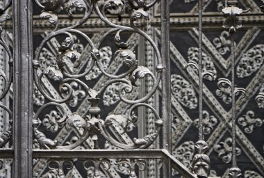 Dövme demir ızgara