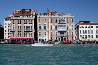 venicee büyük Kanal üzerinde tekne ulaşım
