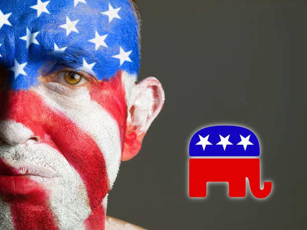 Hombre cara bandera USA, expresión triste, símbolo republicano — Foto de Stock