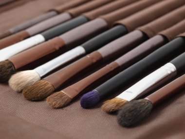 üst üste fırçalar