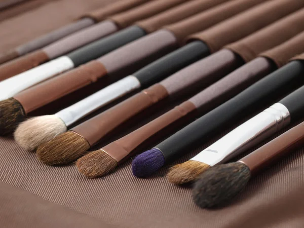 üst üste fırçalar