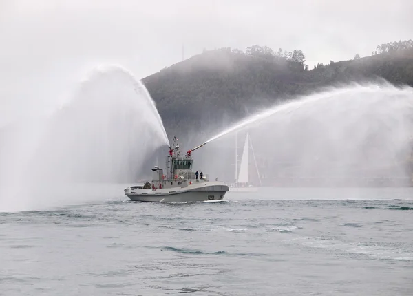 Barco de reboco em Ferrol — Fotografia de Stock