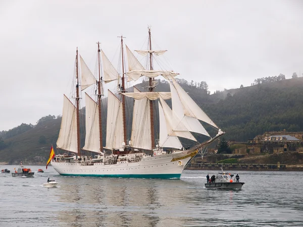 Ferrol, Spanje - 15 februari: Spaanse marine opleidingsschip, juan se — Stockfoto