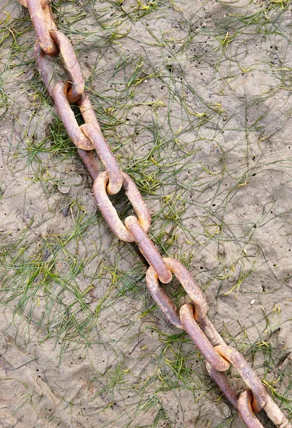 Ржавая цепь — стоковое фото