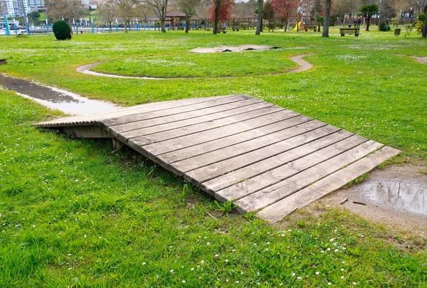 Wooden ramp in a park — Stock Photo, Image