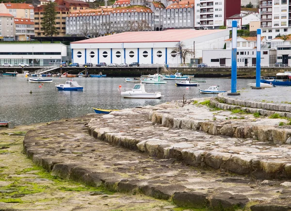 Pontedeume piren i Galicien, Spanien. — Stockfoto