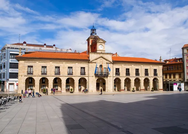Aviles, Ισπανία - 10 Μαρτίου άποψη aviles Δημαρχείο κτηρίου, σε ένα — Φωτογραφία Αρχείου