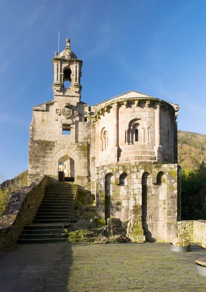 Caaveiro klooster in fragas do eume, Galicië, Spanje. — Stockfoto