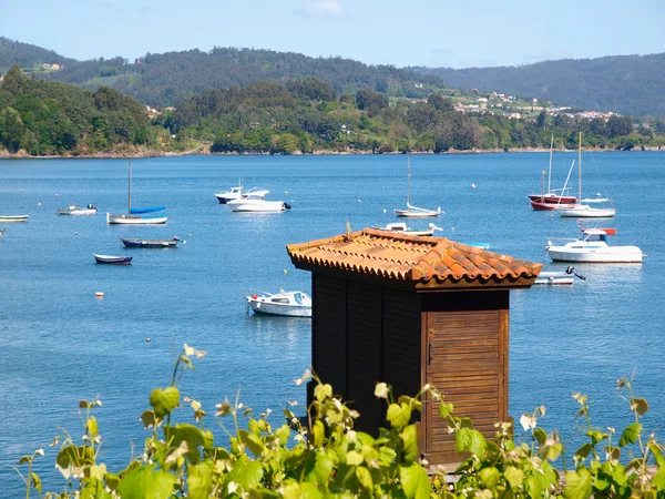 Granary and seascape in the spanish coast — Stock Photo, Image