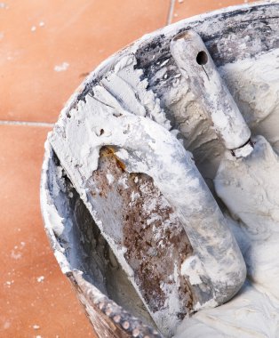 Mason araçları üzerinde plastik sepet