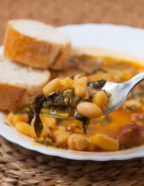 potaje de garbanzos y espinacas. İspanya mutfağı.