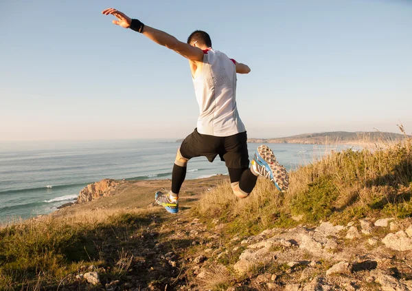 Man practicing trail running in nature — Stock Photo, Image