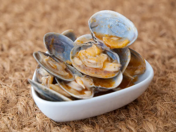 Моллюски, приготовленные по рецепту "Almejas a la marinera " — стоковое фото