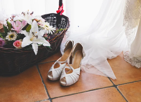 Elegant bridal shoes — Stock Photo, Image