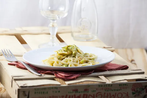 Pasta con zucchine — Foto Stock