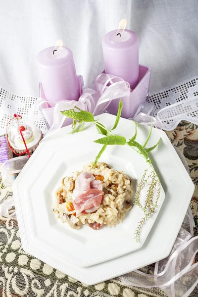 Risotto with mushrooms and bacon — Stock Photo, Image