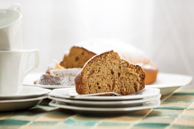 tarçın ve bal ile pasta dilimleri