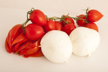 mozzarella ve domates