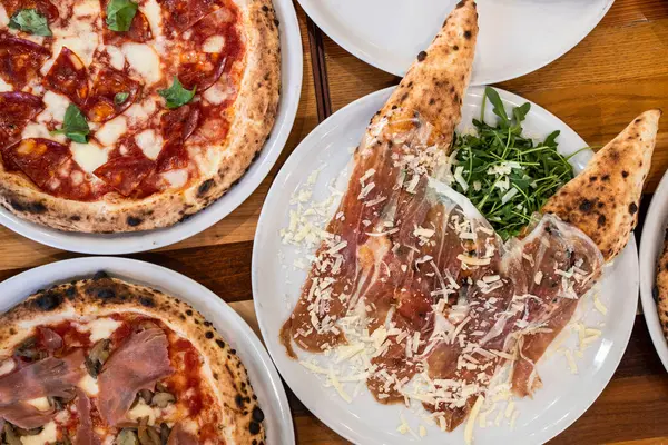 Italian Pizza Restaurant Shot Top Natural Light — Stock Photo, Image