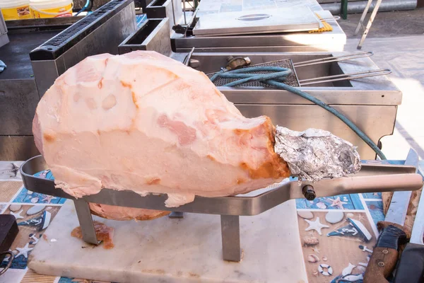 Whole Cooked Ham Ready Sliced — Fotografia de Stock