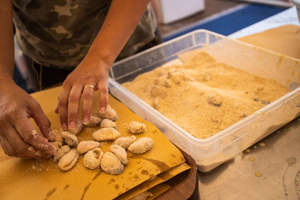 Preparation Fried Shellfish Festival Summer Carnival Muggia Trieste Italy Telifsiz Stok Imajlar