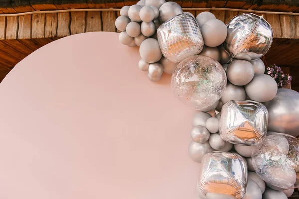 Rund Rosa Fotozon Gjord Silverballonger Med Utrymme För Att Kopiera — Stockfoto