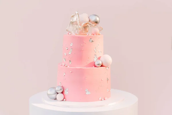 Una Gran Torta Rosa Con Una Zona Fotos Rosa Globos —  Fotos de Stock