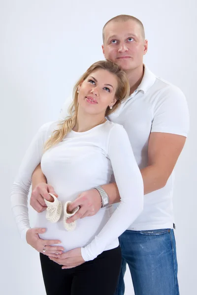 Gelukkige potentiële ouders samen. — Stockfoto