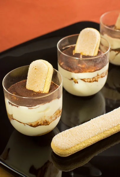 Traditionell italiensk dessert - tiramisu' dessert. — Stockfoto