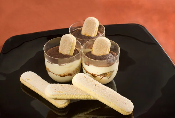 Traditionell italiensk dessert - tiramisu' dessert. — Stockfoto