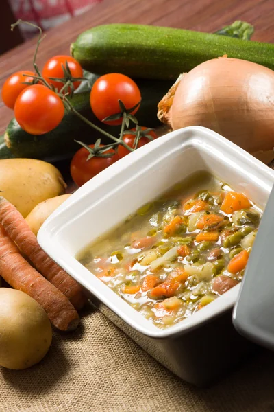 Minestrone - Sopa de legumes italiana — Fotografia de Stock