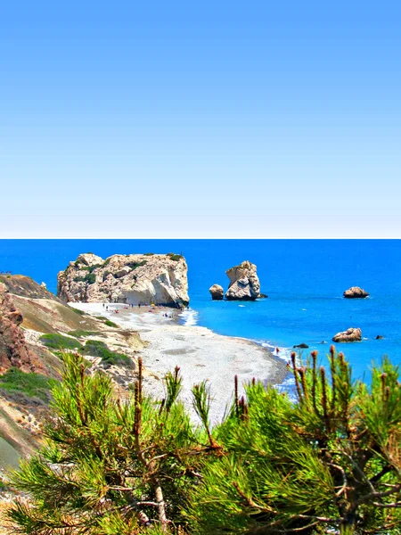 Skała Afrodyty i plaży na Cyprze, o nazwie petra tou romiou — Zdjęcie stockowe