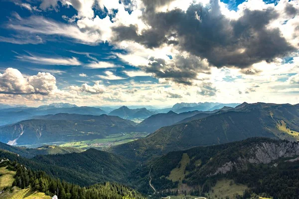 カンペンワンドからシュレヒンガー森林への眺めとアヘン チエンガウアルプス アスカウ バイエルン ドイツ ヨーロッパ — ストック写真