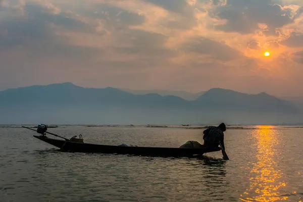 Local Intha Fisherman Rowing Boats One Leg Unique Local Practice — Stock Photo, Image