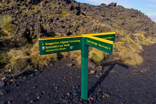Signpost Longo Trilha Tongariro Alpine Crossing Manawatu Wanganui North Island — Fotografia de Stock