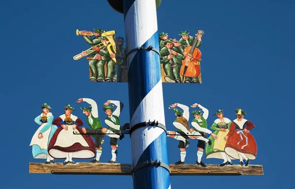 シュライアーゼー バイエルン州 ドイツ ヨーロッパの伝統的なバイエルンの数字と5月極 — ストック写真