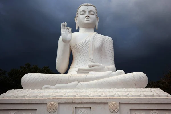 Buddha Statue Buddha Sitzend Gewitterstimmung Mihintale North Central Province Sri — Stockfoto