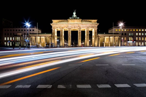 Portão Brandemburgo Com Trilhas Luz Noite Berlim Alemanha Europa — Fotografia de Stock
