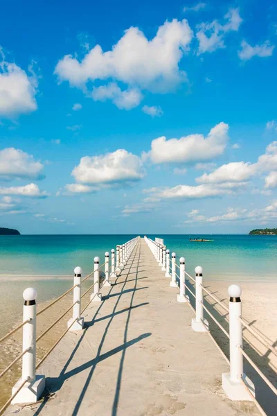 Molo Plaży Turkusową Wodą Saracen Bay Wyspie Koh Rong Sanloem — Zdjęcie stockowe