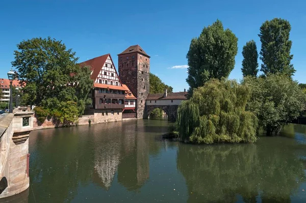 Ehemaliges Leprakrankenhaus Weinstadel Fachwerkhaus Wasserturm Neben Pegnitz Maxbrücke Links Nürnberg — Stockfoto