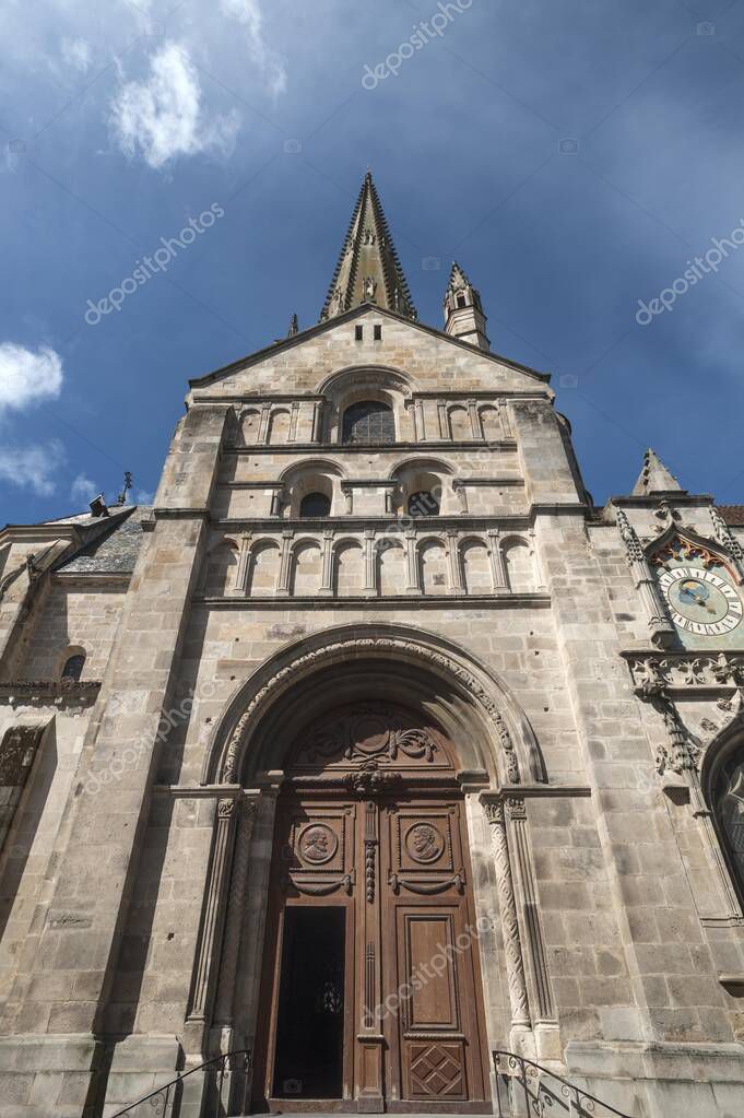 Fachada principal, Catedral románica de San Lázaro, Autun, Saneet