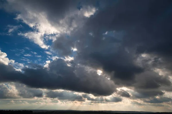 Sol Detrás Nubes Lluvia Nimbostratus Nuremberg Business Tower Detrás Baviera —  Fotos de Stock