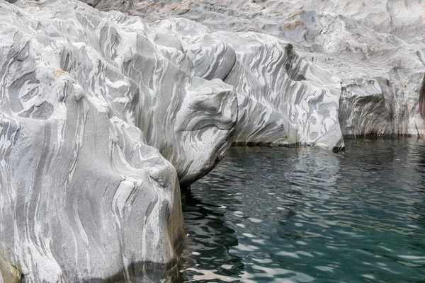 Görkemli Kaya Yapıları Dağ Nehri Verzasca Valle Verzasca Ticino Kantonu — Stok fotoğraf