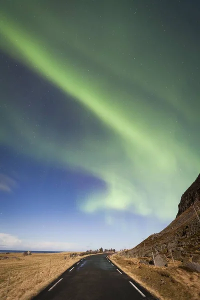 Northern Lights Aurora Borealis Haukland Beach Coast Road Vestvgy Lofoten — стокове фото