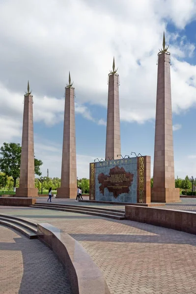 Granite Obelisks Independence Park Shymkent South Kazakhstan Region Kazakhstan Asia — Stockfoto