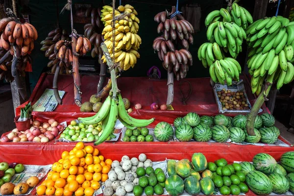 Puesto Frutas Plátanos Melones Aguacate Papaya Manzanas Peras Naranjas Provincia — Foto de Stock