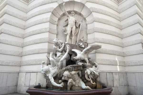 Die Macht Lande Fontana Monumentale Michaelertrakt Palazzo Imperiale Hofburg Vienna — Foto Stock
