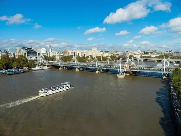 River Thames Barco Hungerford Bridge Londres Inglaterra Reino Unido Europa — Foto de Stock